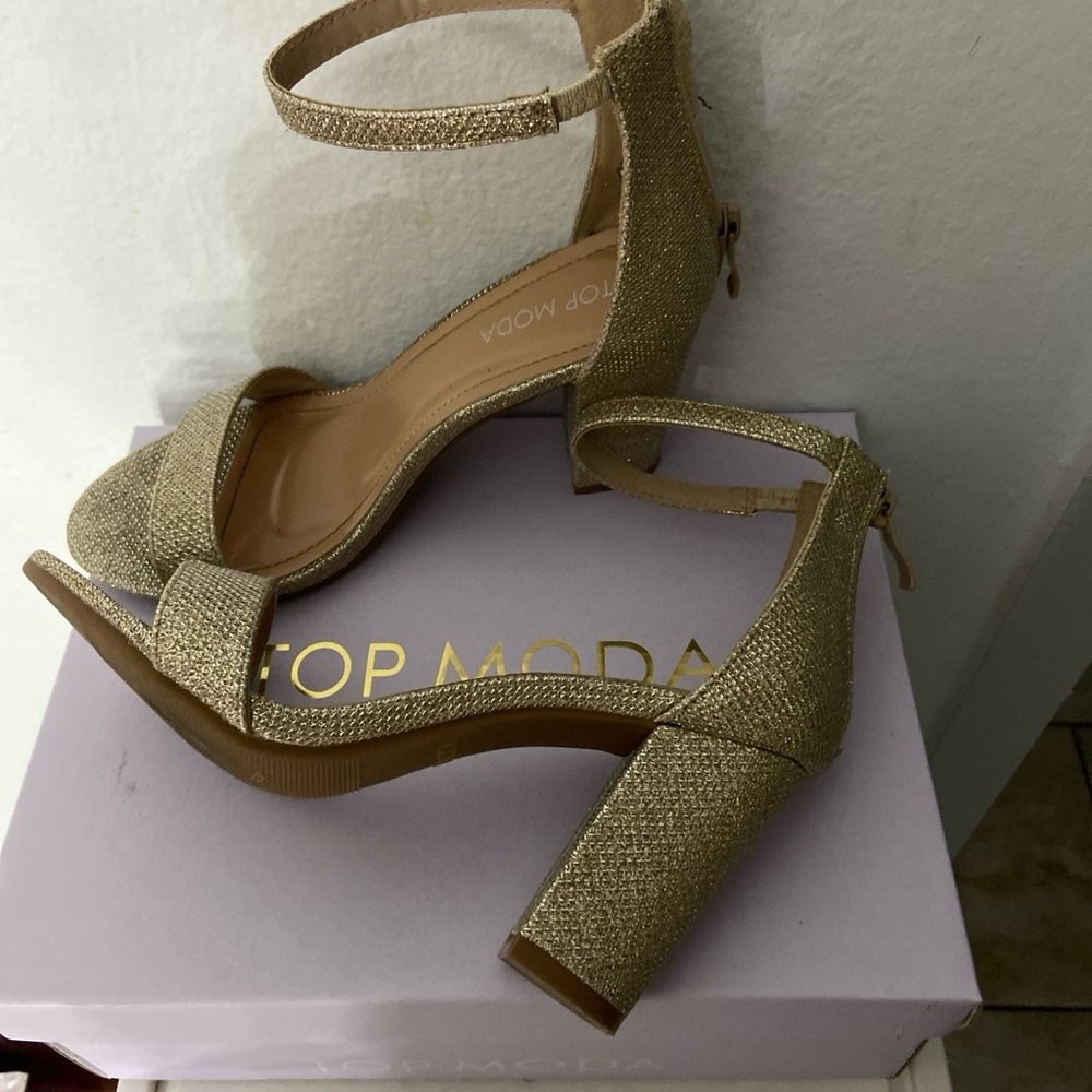 TOP Moda Shimmering Gold Heels